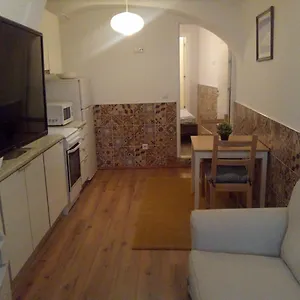 downtown-apartment-santa-catarina.hotels-lisbon-portugal.com/